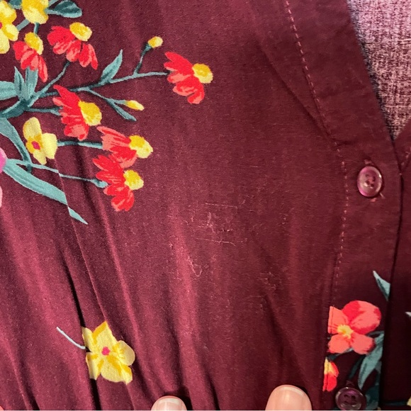 Old Navy Maroon Short Sleeve V-Neck Floral Dress - Picture 3 of 4